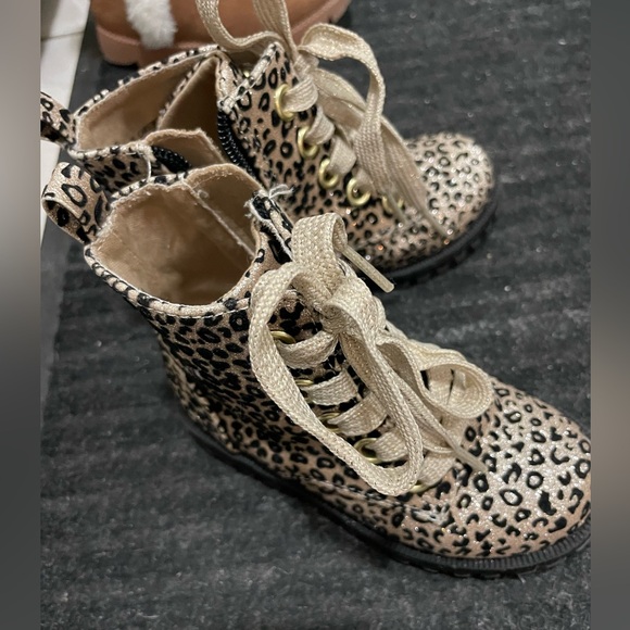 Toddler girl boots animal pattern shiny sparkly - Picture 2 of 3